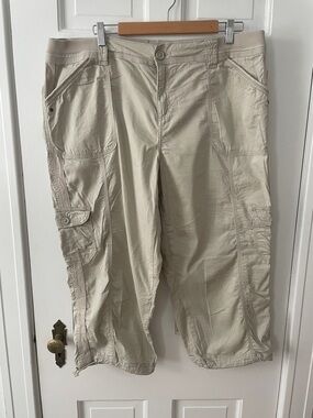 Style & Co. Cargo Capris Crop 18